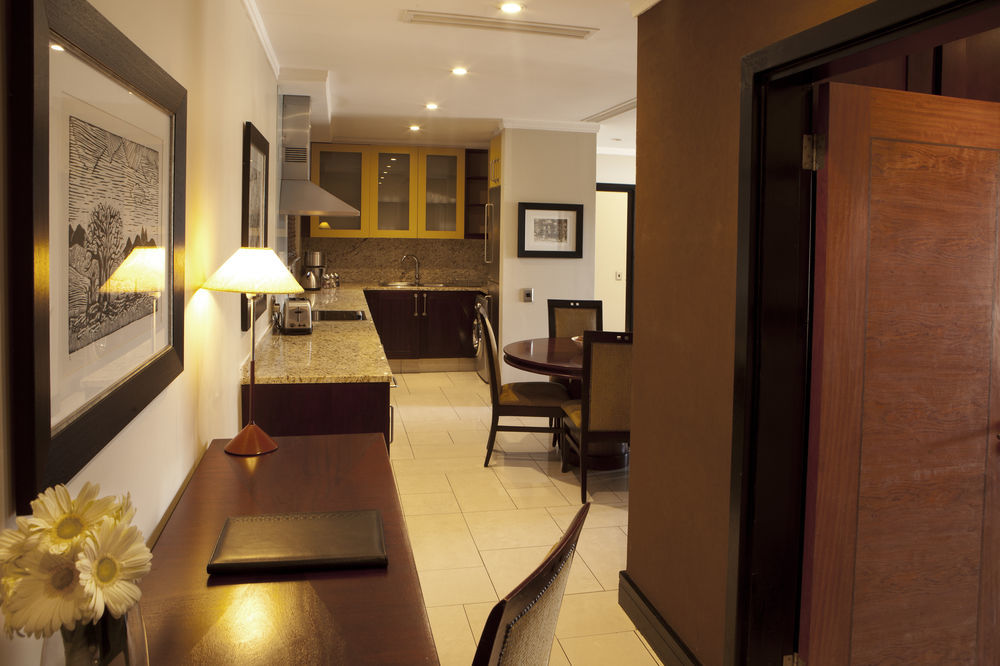 Raphael Suites Johannesburg Esterno foto